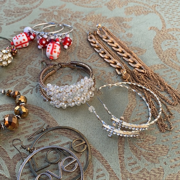 10 earrings - Picture 2 of 2